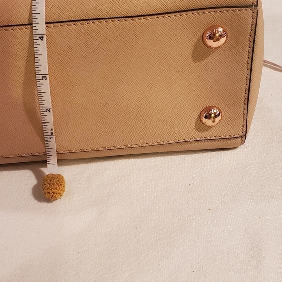 Michael Kors Cynthia‎ Medium Saffiano Leather Satchel with Shoulder Strap - Picture 15 of 16